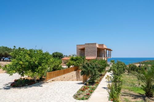Surrounding environment, Villa Rodanthi - Chromatic Sunsets by etouri in Lappei