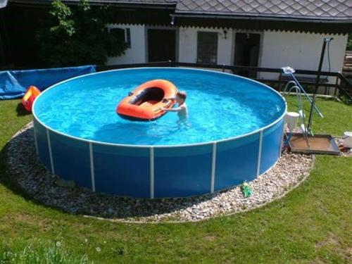 Swimming pool, Chalupa u Vysanskych in Jilemnice