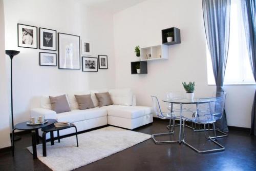 Magenta Navona Design Apartment