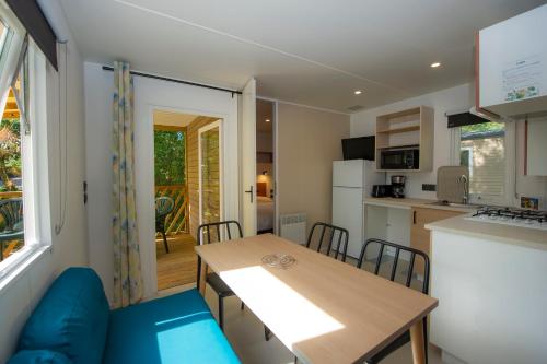 Kitchen, Residence Vacances Bleues Domaine de l'Agreou in Seignosse