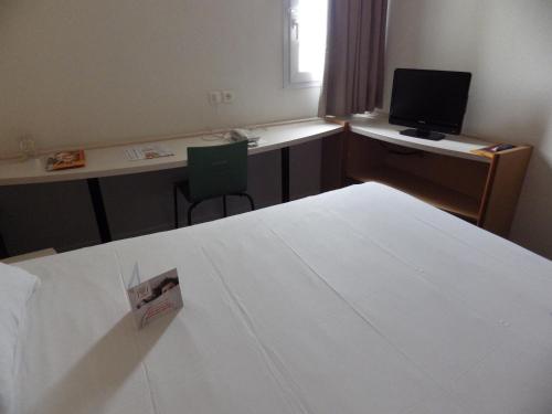 ibis Perpignan Sud Saint Charles - Hotel - Perpignan