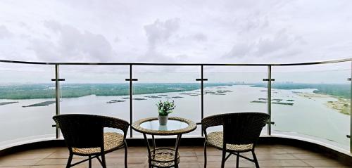 SUPERB SEAVIEW ROYAL STRAND DANGA BAY COUNTRY GARDEN