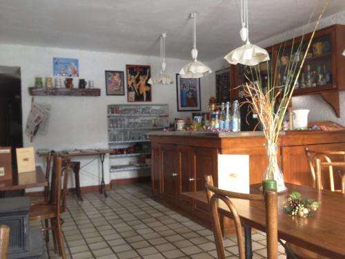 Restaurant, Le Castel Blanc in Chatelblanc