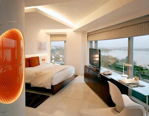 room detail thumbnail 0