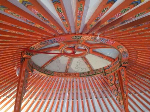 Kilátás, Yourte Mongole in Chagny