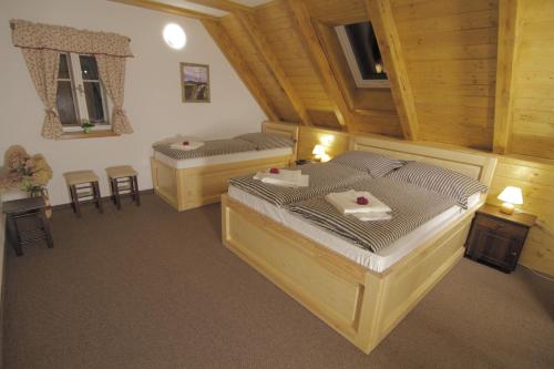 Pension U Lipy – Amoltice u Hrenska, KY