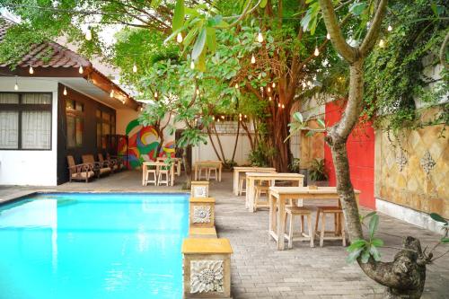 Swimming pool, Pomelotel Patra Kuningan Jakarta in Kuningan