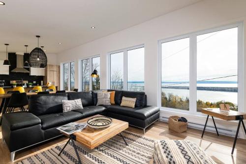 Vendégszoba, Le Charmant- Magnifique vue sur le fleuve Spa-Sauna in Les Éboulements (QC)