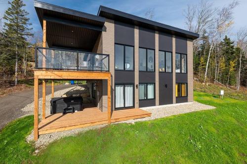 Le Charmant- Magnifique vue sur le fleuve Spa-Sauna in Les Éboulements (QC)