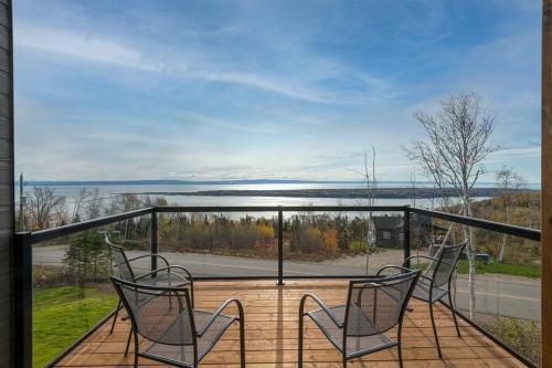 Erkély/terasz, Le Charmant- Magnifique vue sur le fleuve Spa-Sauna in Les Éboulements (QC)