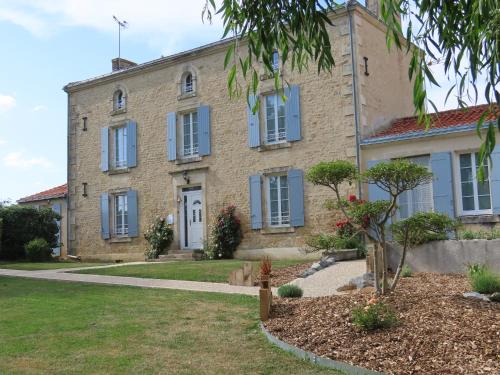 Chambres d'Hôtes Le Tilleul - Chambre d'hôtes - Saint-Hilaire-des-Loges