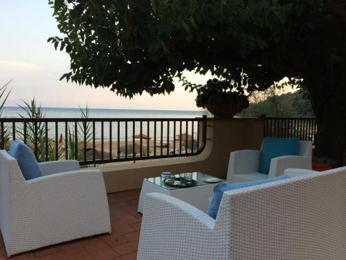 Summit Hotel - image 3