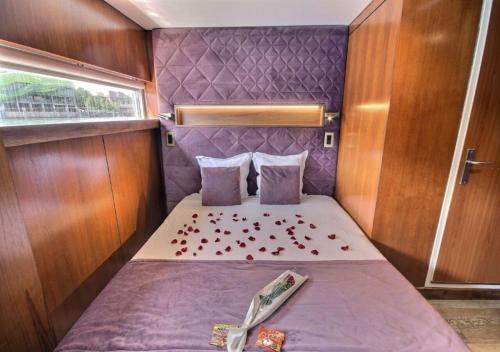 VIP Paris Yacht Hôtel - image 9