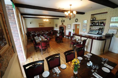 Pub/Ruang Rehat, Ashbrook Arms Townhouse and Restaurant in Durrow