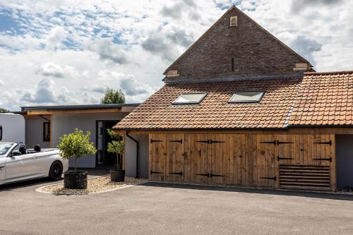 Wood View Barn