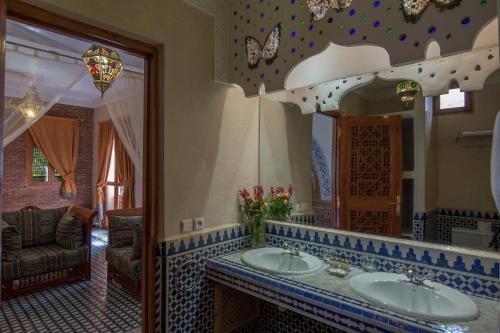 Double or Twin Suite image 9