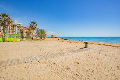 Apartment with Sea View image 1