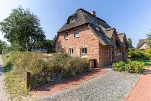 Reetdachhaus Meerzeit Reetdachhaus Meerzeit in Süderhöft, Deutschland