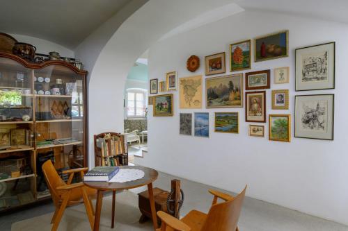 Vestabils, House 1797 - Charm of Slovenian Vintage in Dob