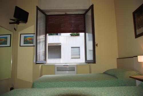 Hotel Boston - image 5