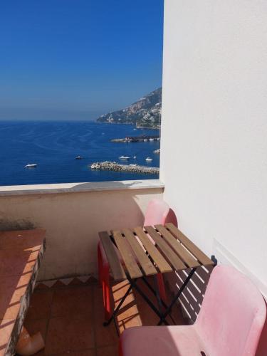  La stanza sul Porto di Amalfi camera piccina piccina con bagno privato e terrazzino vista mare in Amalfi