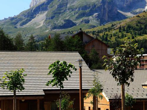 Chalet (6 Adults)