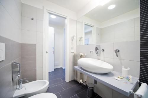 Grey&White B&B - image 11