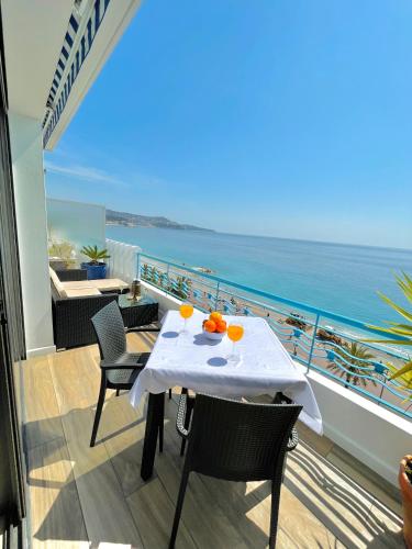 SEA VIEW TOP FLOOR - PROMENADE DES ANGLAIS in Fabron