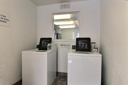 Motel 6-Bismarck ND - image 2