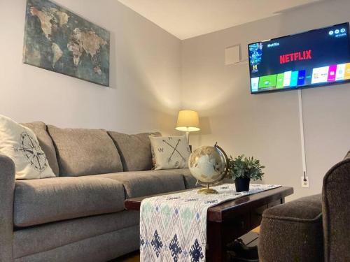 3 bed 1.5 bath Central location, 11 min to base in Columbus, USA