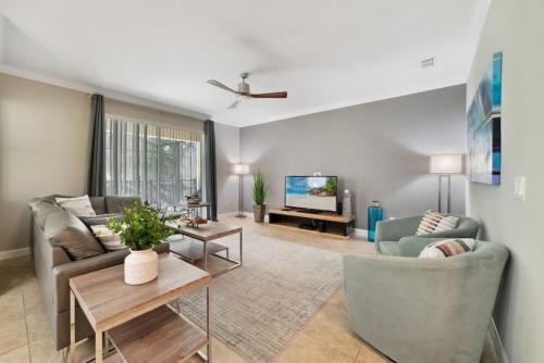 Paradise Villa Disney Staycation Pool, Fun & Resort Access