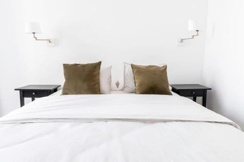 Deluxe Double Room image 6