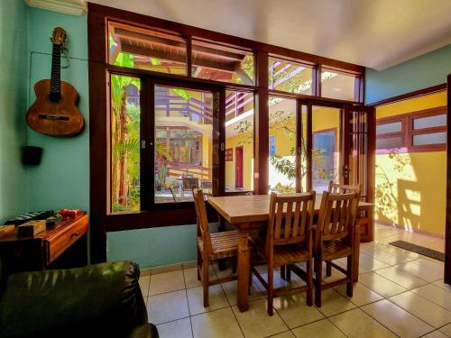 صالة مشتركة/ منطقة التلفزيون, Pousada Cachadaco in Trindade