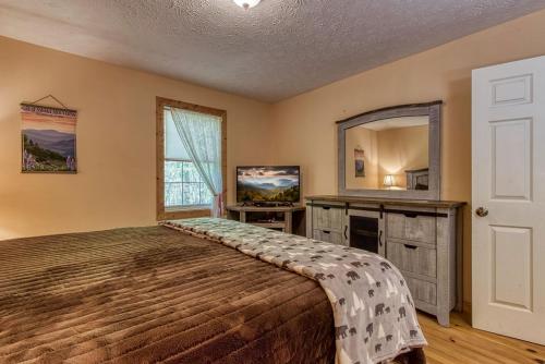 Laurel Cottage, 1089 FREE tickets each paid day, Dollywood and More