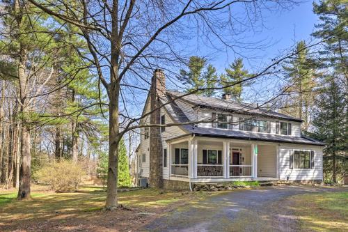 Pocono Pines Family Home with Private Hot Tub! in Pocono Pines, USA