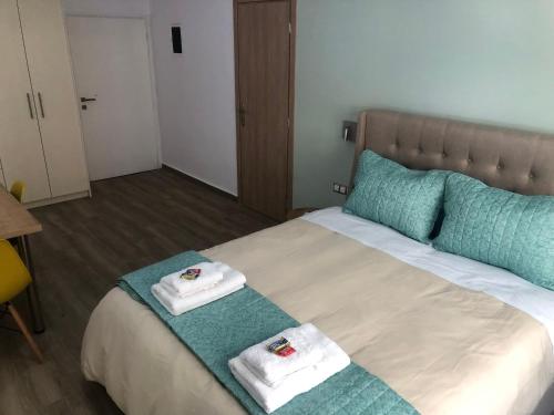 Royal Blue Grand Suite No 2, Athens