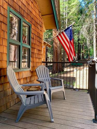 The Cedar Loft - Pet and Family Friendly - BBQ/Pool/Fire Pit