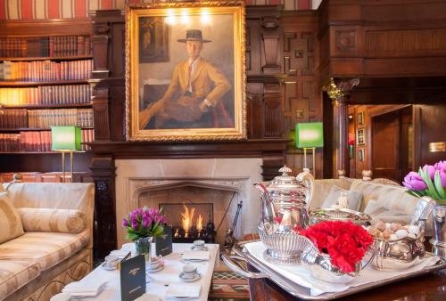 35974162 Milestone Hotel Kensington