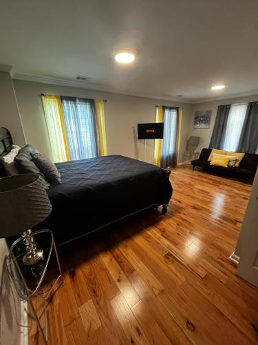 Atlanta Unit 2 Room 1 - Quiet Private Bedroom Private Bathroom in Summerhill