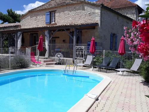Maison de charme avec piscine privative et aire de jeux en plein cœur du Périgord - FR-1-616-80 gîte à louer Clottes