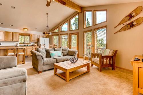 Amazing Views Day & Night Plus Private Hot Tub - Lunar View Lodge in Alma (CO)