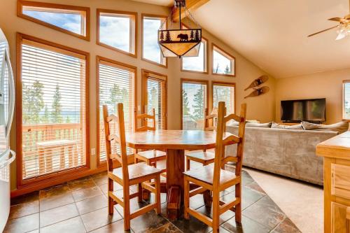 Amazing Views Day & Night Plus Private Hot Tub - Lunar View Lodge in Alma (CO)
