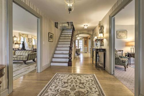 Elegant Norwich House with Billiards Room and Ballroom! - image 11