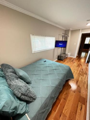 Atlanta Unit 2 Room 3 - Atlanta Bests Kept Secret Private Bedroom & Bathroom in Summerhill