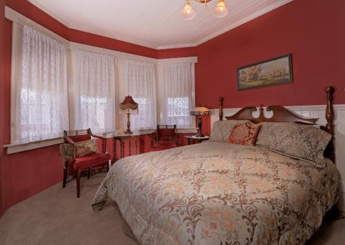 Queen Room with Spa Bath