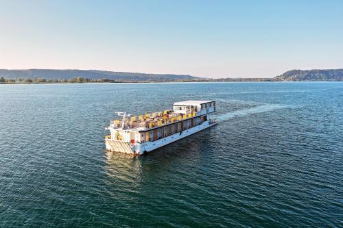 Boutique Boatel Attila Hotel de charme Neuchâtel