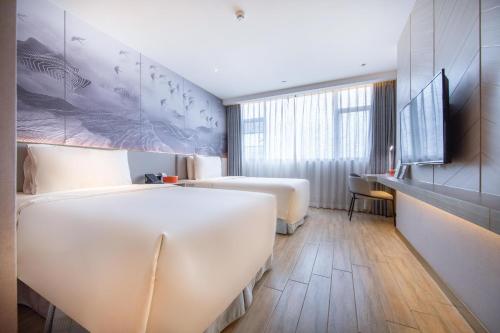 Atour X Hotel Shenzhen Longhua Dalang Commercial Center