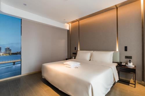 1 queen bed