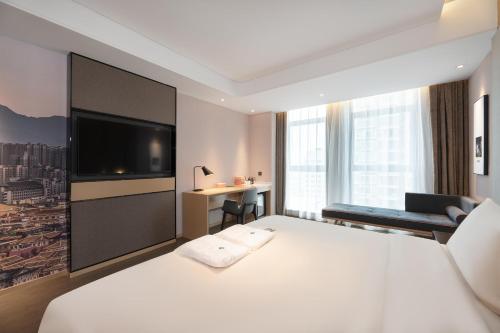 Deluxe Double Room  image 2