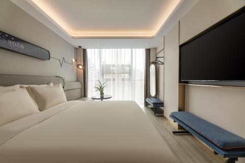 Atour Light Hotel Xi'an Yanta Campus of Jiaotong University in Xiao Zhai